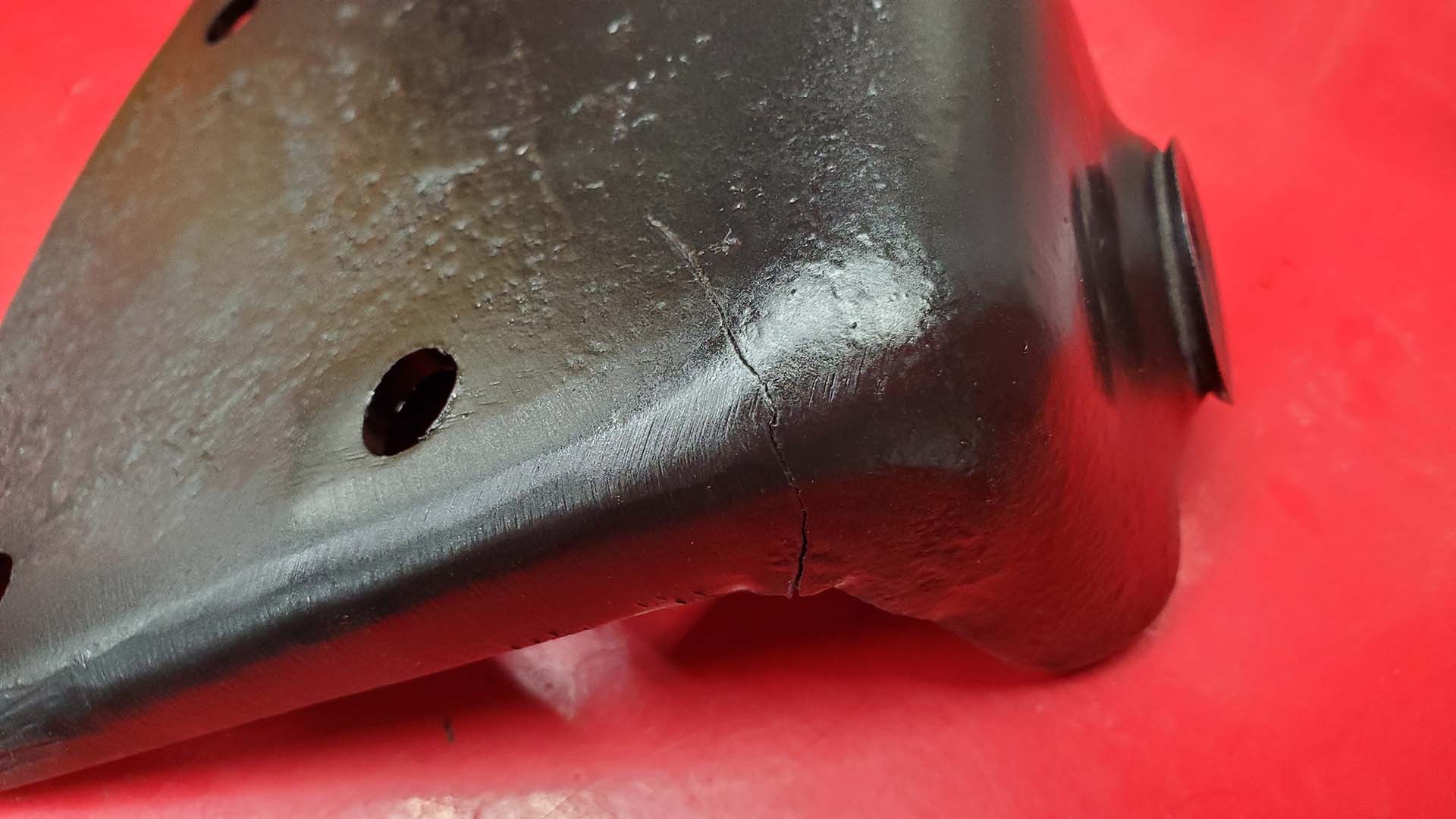 Crack in upper shock mount